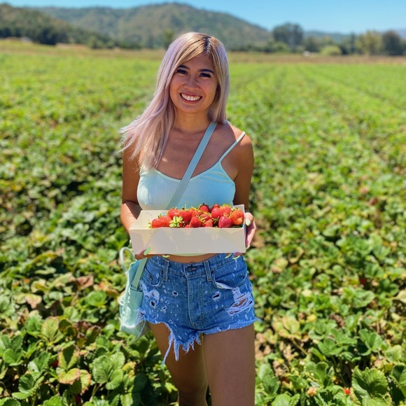 Meet your Posher, Racquel - Picture 2 of 3